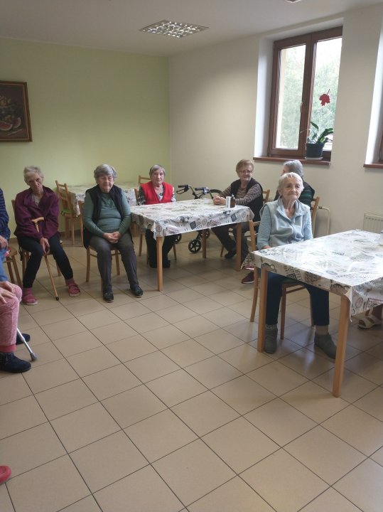 Október - mesiac úcty k starším