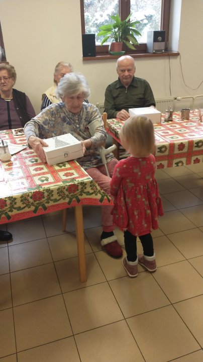 Koľko lásky sa zmestí do krabice od topánok
