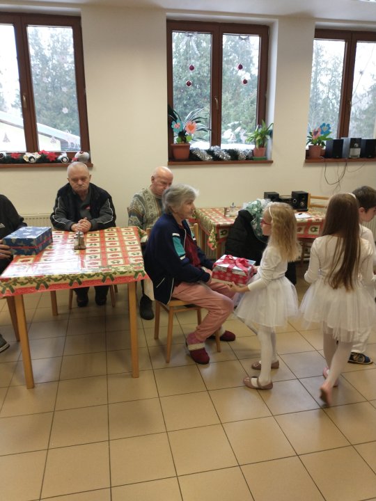 Koľko lásky sa zmestí do krabice od topánok